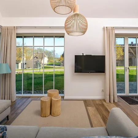 Luxus Reetdachhaus Salzwiese Ferienhaus *